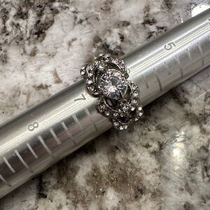 👑Elegant Silver Rhinestone Ring